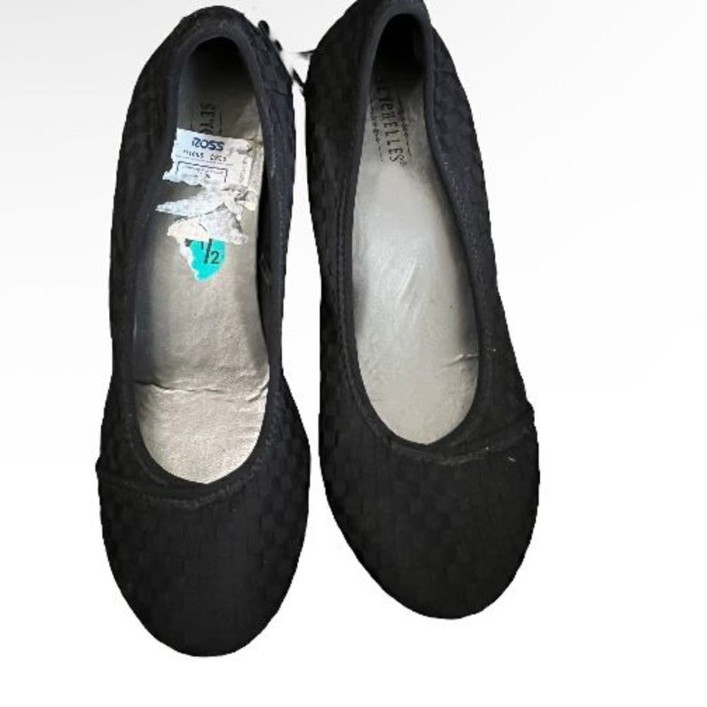 Seychelles NWOT slight heel casual shoes woven fabric black